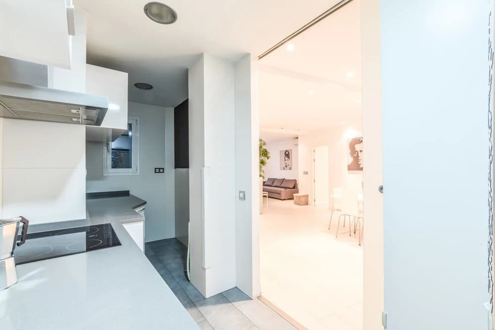 Room to Rent Bernabeu Spacious Apartment - photo 5
