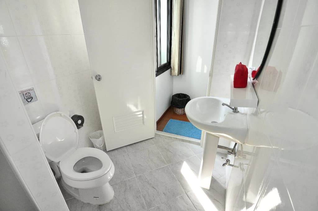 ZEN Rooms Suthisan Hotel - photo 15