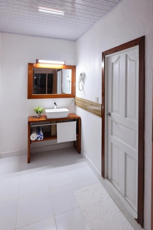 Batuta Maldives Fourson Guest house - photo 13