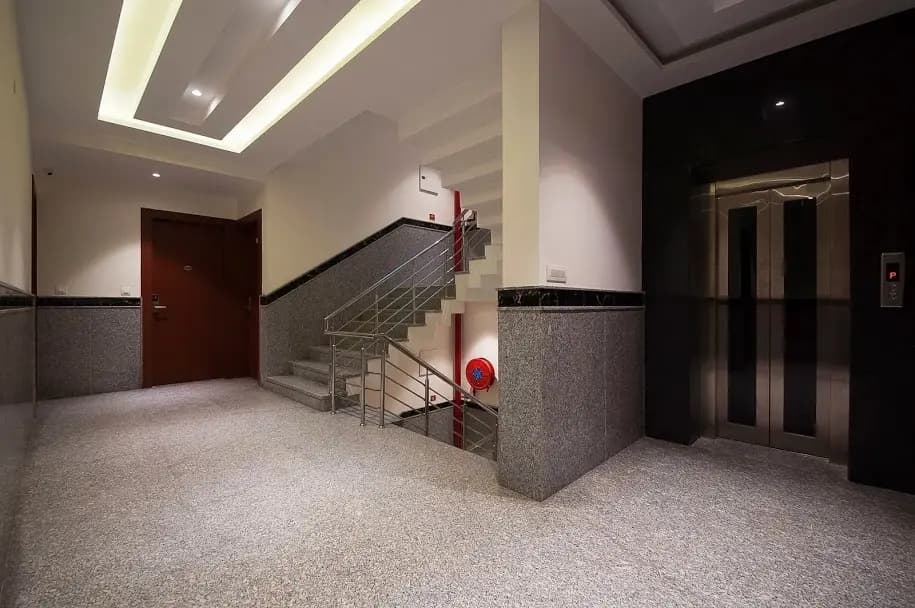 Z Suite Hotel - photo 12