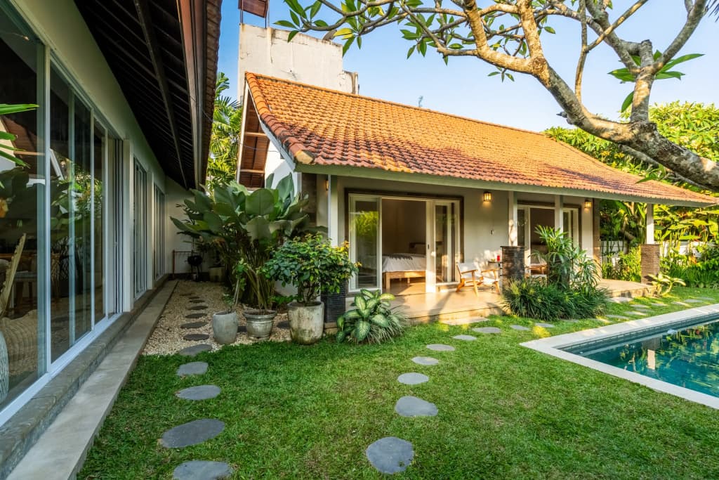 Jungle Amaranth Canggu – Exclusive 3BR Retreat with Pool, Modern Amenities and Top Location Villa - photo 7