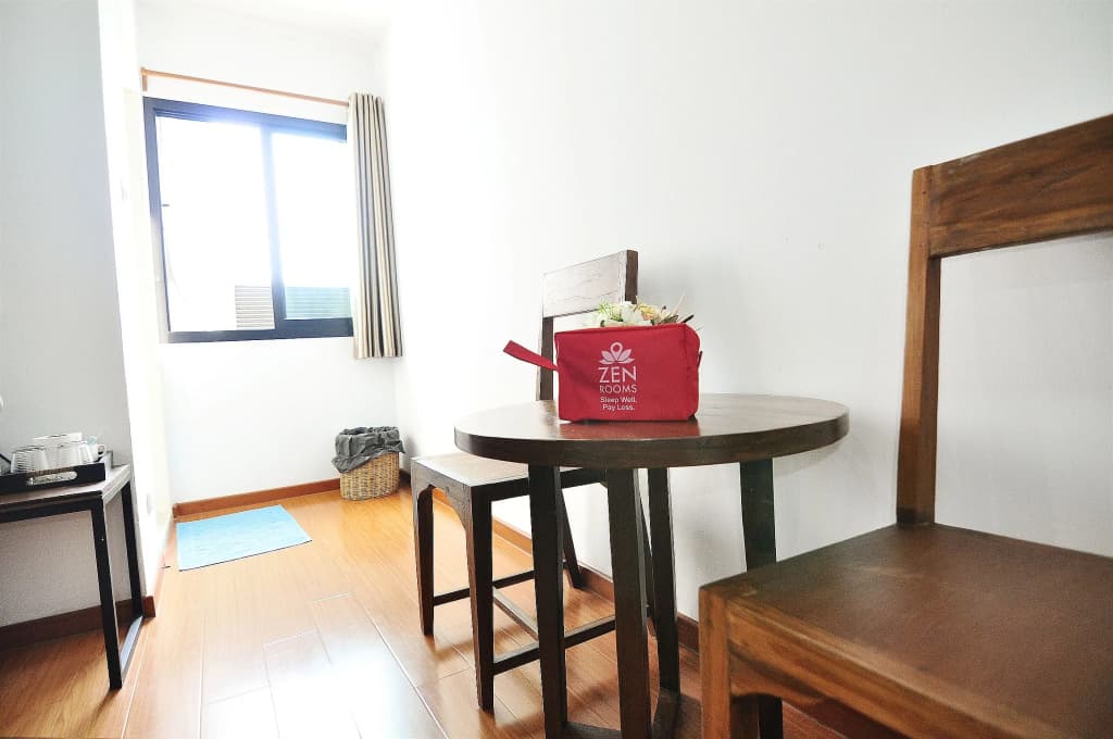 ZEN Rooms Suthisan Hotel - photo 5