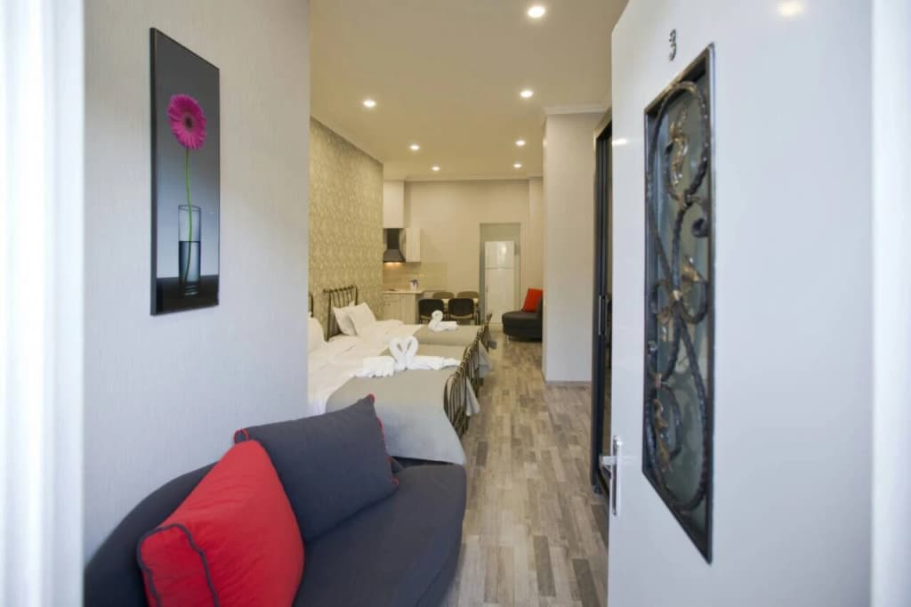 Metekhi Corner Apartments - photo 9