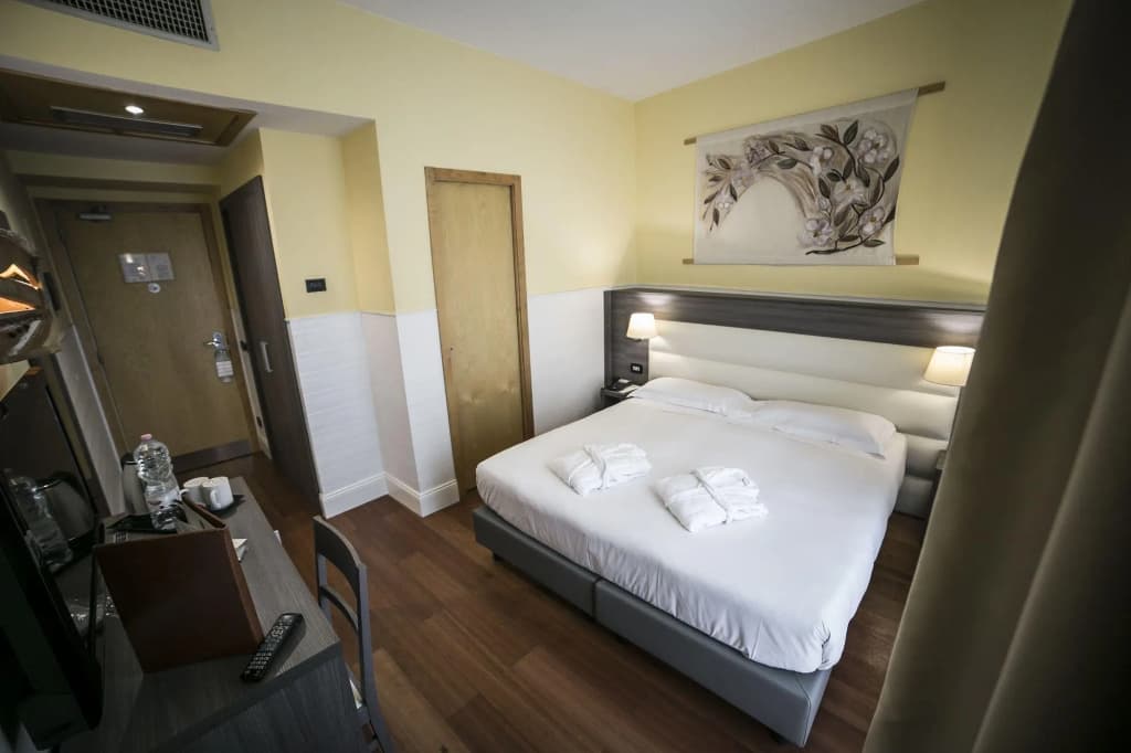 Hotel Aphrodite - photo 3