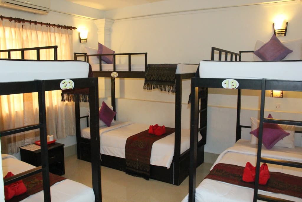The Siem Reap Chilled Backpacker Hostel - photo 20