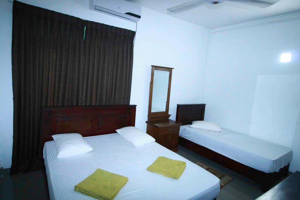 Yoho Solid Polhengoda Hotel - photo 8