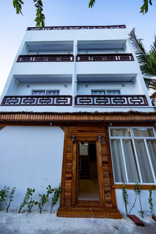 Batuta Maldives Fourson Guest house - photo 5