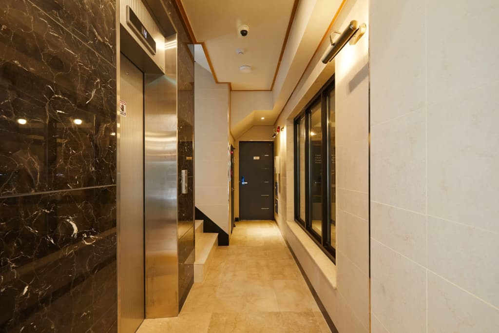 Red Stone Guest House - photo 9