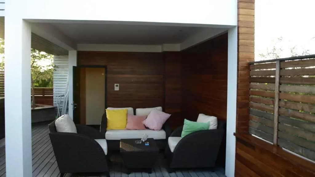 Rare Deluxe Inn - photo 8