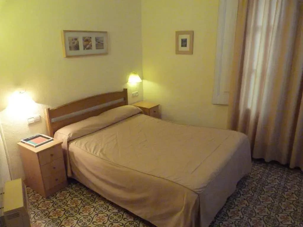 Hostal Campi - photo 4