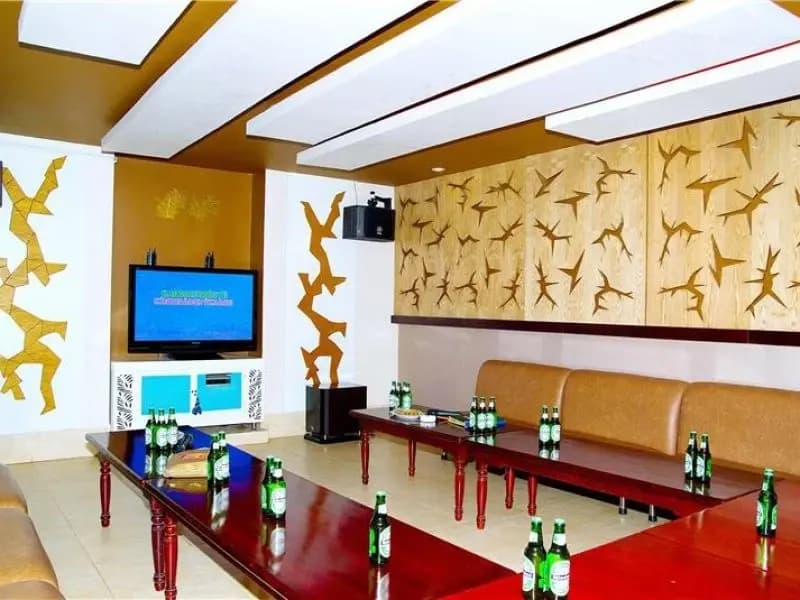 Quoc Te Hotel - photo 12