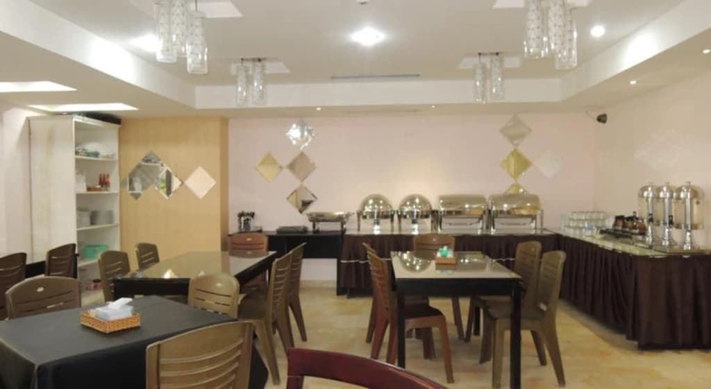 101 Star Hotel - photo 23