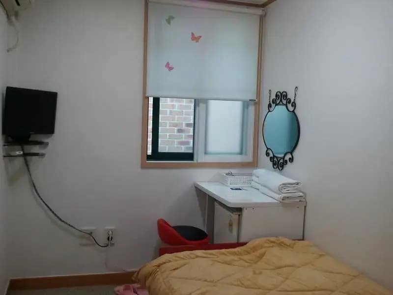 2c House - photo 3