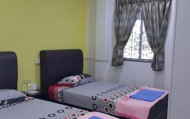 Greenpeace Homestay Kluang - photo 4