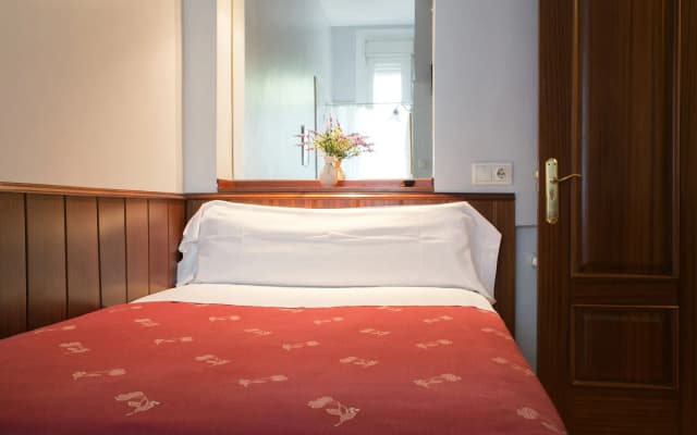 Hostal La Vera - photo 4