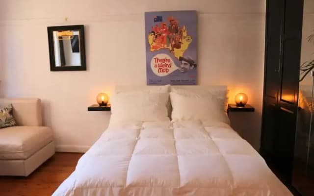 Studio Flat with Shared Rooftop Terrace - photo 5