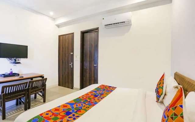 FabHotel Novel Suites - photo 5