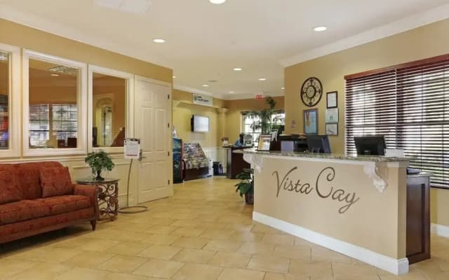 3 Bed 2 Bath Premium Lakeview l 1006 - photo 2