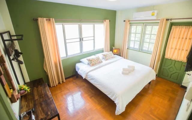 iRoom Boutique House - photo 2