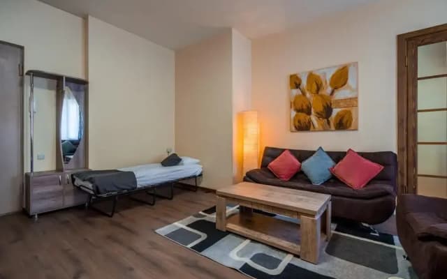 Vivid Vera Apartments - photo 4