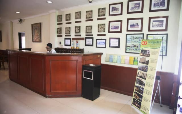 Hotel Augusta Jakarta - photo 2