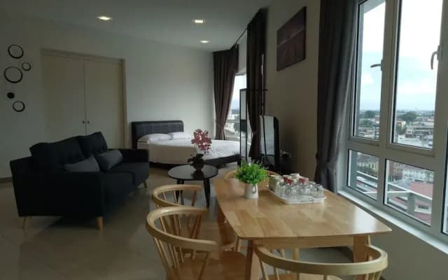PM Octagon Suites And Apartment - photo 4