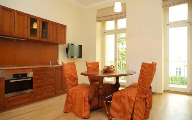 City Apartment - photo 2