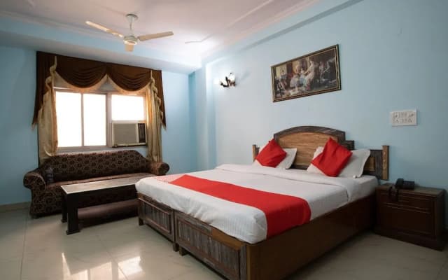 OYO 43687 Golden Deluxe Hotel - photo 3