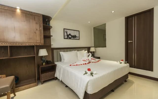 Blubiz Hotel 8 - photo 4