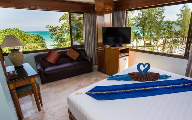 Grand Blue Hotel - photo 4
