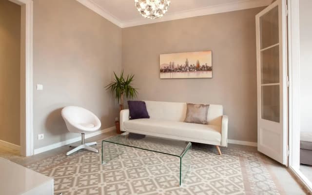 SOFIA 2 · Sofia's Gallery · Charming apartment in a real Barcelona surrounding - photo 2