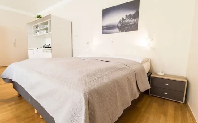 checkVIENNA - Kaiserstraße - photo 2
