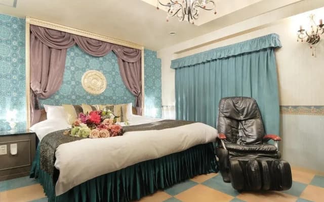 Hotel Chapel Cinderella - photo 2