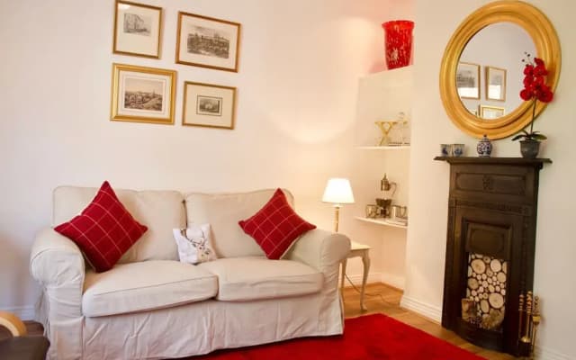 1 Bedroom Flat Near City Centre - photo 3