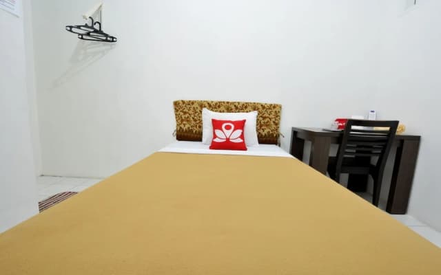 ZEN Rooms Basic Near Pasar Baru - photo 3