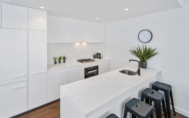 Anchorage Apartments Hampton - photo 2