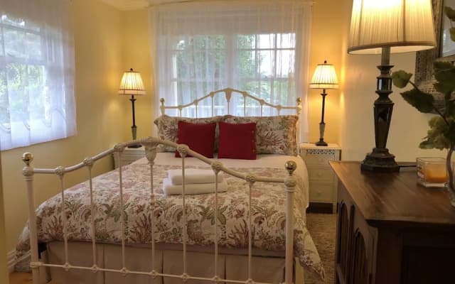 Brentwood Cottage - photo 4