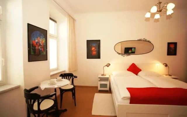 Freundliches Apartment mit Innenhof-Garten - photo 4