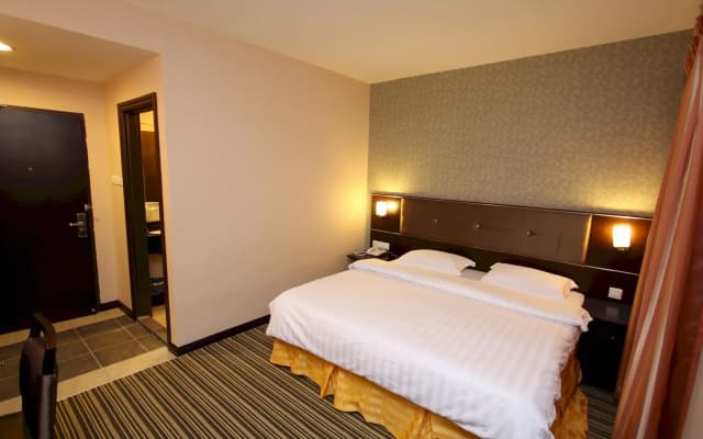 1 City Hotel - photo 5