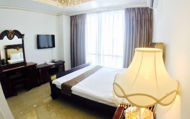 Happyland Hotel - photo 4