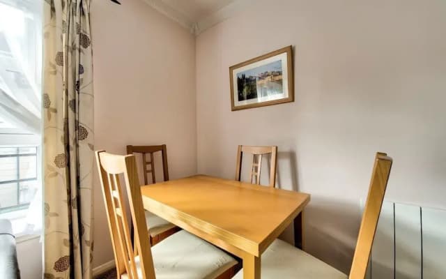 Spacious 2bed Close to City Centre - photo 5