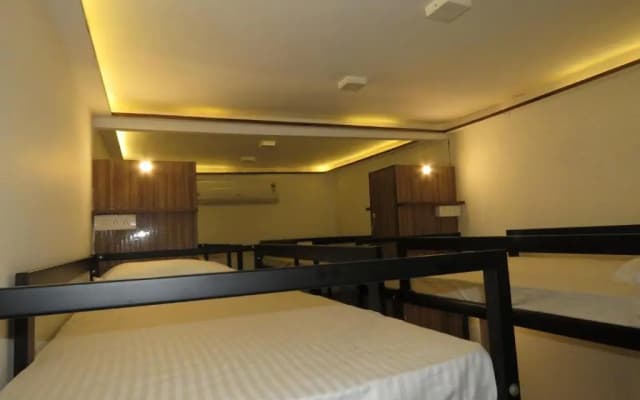 Comfort Stay Hostel - photo 3