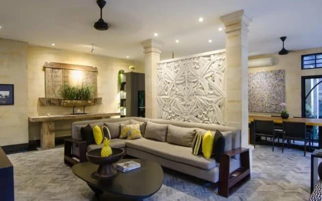 Amanputri Villa - photo 2