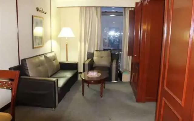 Luxy Service Suite @ Times Square - photo 3