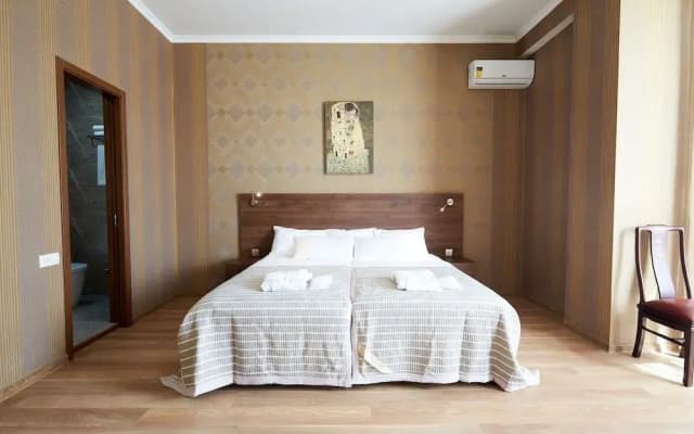 The Hilltop Skyline Hotel - photo 3