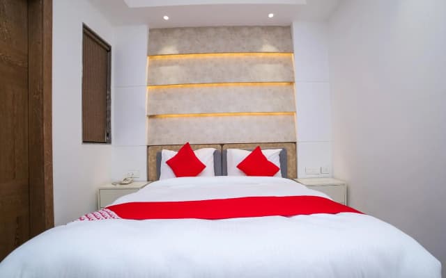 OYO 23088 Hotel Dev Palace - photo 5