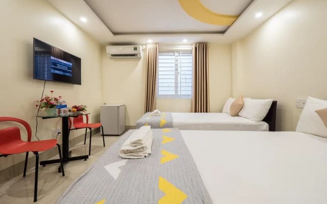 Johnny Hotel - photo 2