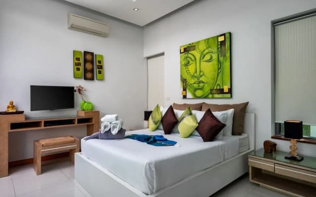 Crystal Pool Villa - photo 2