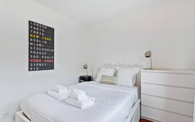 Stunning One Bedroom Apartment Sleeps 5, in Paris - photo 2