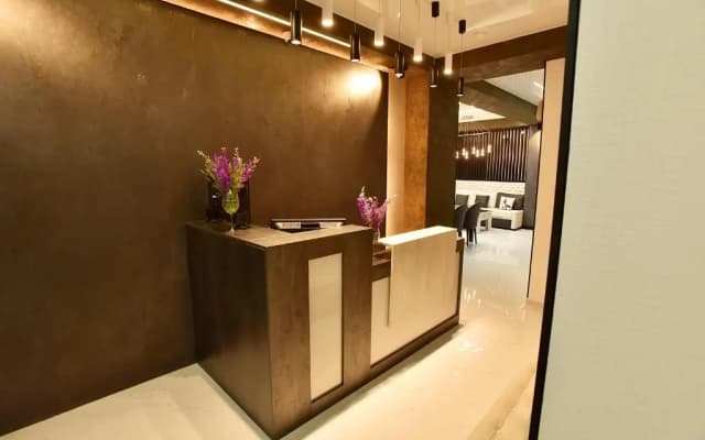 Hotel Vere Tower - photo 2